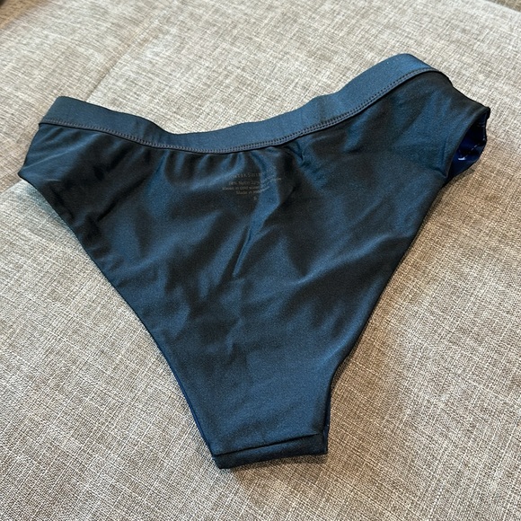 Cantiks Swimwear size small - Picture 4 of 6